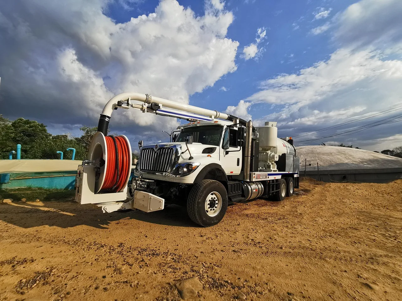 hydrojet, skimmer, combined, sewers, hydrojet, hydrojet, hydrojet, hydrojet, hydrojet, skimmer, sewers, sewers. Hydro Jetting vs Drain Snaking: Which Method Clears the Line Faster?
